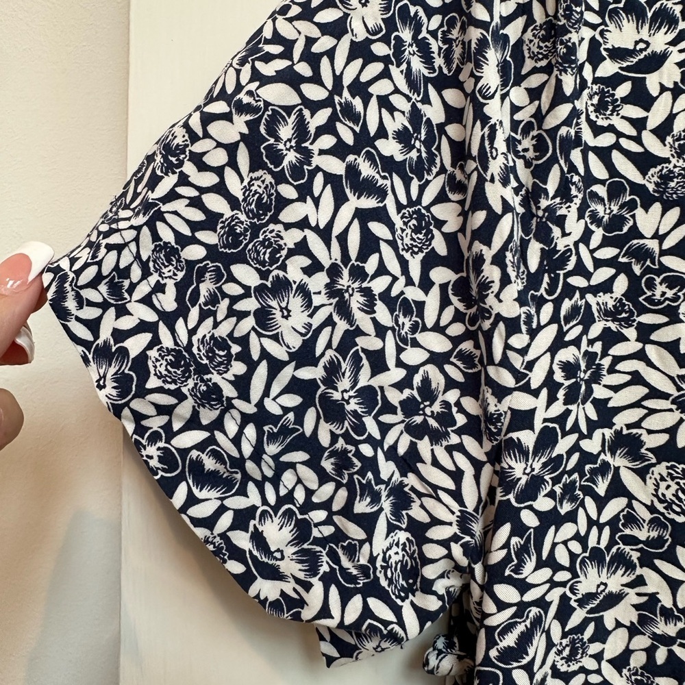 J. Crew Navy and White Floral Tiered Stretchy Sundress Women’s Size Medium M - Picture 5 of 16
